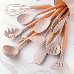 Kit com 12 Utensílios de Cozinha em Silicone com Cabo de Madeira Conjunto Completo com Suporte, Resistente ao Calor até 230°C (Bege) - Imagem 4
