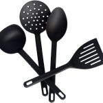 Kit com 4 Utensílios de Cozinha em Nylon – Resistente ao Calor, Não Risca Panelas Antiaderentes e com Design Moderno