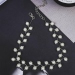 Colar Feminino "Beautiful Pearl" em Cobre com Pérolas Sintéticas – Design Sofisticado e Moderno – Choker 47 cm – Elegância e Feminilidade – Acompanha Bolsa de Veludo - Imagem 6