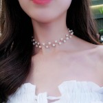 Colar Feminino "Beautiful Pearl" em Cobre com Pérolas Sintéticas – Design Sofisticado e Moderno – Choker 47 cm – Elegância e Feminilidade – Acompanha Bolsa de Veludo - Imagem 7