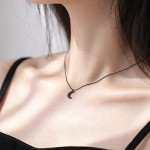 Kercisbeauty Colar de lua preta, chifre crescente, gargantilha simples, joia com pingente de lua Haf para mulheres e festas - Imagem 3