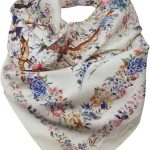 Lenço De Cetim Estampa Floral Vintage Creme 70x70cm.