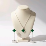 Conjunto Gargantilha Colar e Brinco Trevo de Sorte Banhado a Ouro 18K – Elegância e Sofisticação para Mulheres de Estilo - Imagem 7