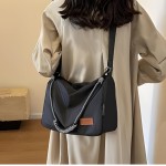 Bolsa Feminina Média de Ombro e Transversal com Alça Ajustável - Espaçosa, Versátil e Ideal para Uso Diário - Imagem 8