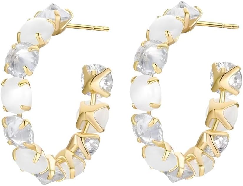 Brinco-Argola-Feminino-com-Pedra-Opala-Natural-e-Zirconias-Classic.jpg Brinco Argola Feminino com Pedra Opala Natural e Zircônias "Classic Fine" – Banhado a Ouro 18k – Acessório Elegante – Joia Clássica e Sofisticada – Acompanha Bolsa de Veludo