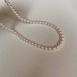 Pearl Necklaces for Women 14K Gold Plated Dainty Layered Single Pearl Necklace Simple Daisy Pearls Choker Cute Gold Necklace Stack Jewelry Sets for Women Trendy Gifts - Imagem 2