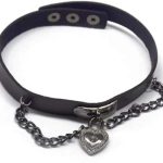 YERTTER Gargantilha de couro sintético com coração gótico para mulheres, punk rock, ajustável, gola preta, colares gargantilhas para cosplayer
