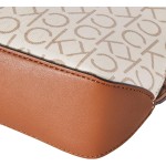 Calvin Klein Bolsa tiracolo Lucy com compartimento triplo, Baunilha/cáqui/caramelo em relevo, One Size - Imagem 7
