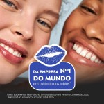 NIVEA Hidratante Labial Morango Shine 4,8g - Cuidado intensivo para seus lábios, hidratação prolongada, delicioso aroma de morango, pigmentos brilhantes e cor delicada - Imagem 7