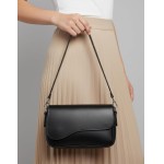 Bolsa Feminina Baguete Transversal Ombro Tiracolo Lisa Gabriela Ribeiro - Imagem 4