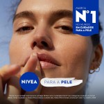 NIVEA Demaquilante Bifásico 125ml, Remove Maquiagem à Prova D'água, Protege Cílios, Gentil com a Pele - Imagem 8