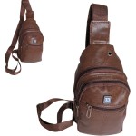 Mini Mochila Pochete Bolsa Tiracolo Transversal Ombro Masculina Feminina Saída Fone de Ouvido Couro sintético Shoulder Bag - Lene (Marrom)