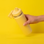 Garrafa Térmica de 570ML em Aço Inoxidável com Parede Dupla, Tampa Rosqueável e Anel de Silicone Para Vedação, Design Com Frisos na Tampa e Pintura Pó UTIMAIS+ (Amarelo) - Imagem 4