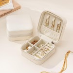 Porta Joias Pequeno Couro Mini Estojo Organizador de Joias Bijuterias Colar Pulseira Relógio Ideal para Viagens e Organização de Armário Portátil (Branco) - Imagem 3