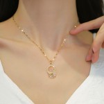 Conjunto Feminino "Floral Charm" – Colar 40cm + 5cm Ajustáveis e Brincos 2.8cm x 1.5cm – Cobre com Zircônia, Elegante e Sofisticado – Acompanha Bolsa de Veludo - Imagem 4