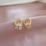 Conjunto Feminino "Floral Charm" – Colar 40cm + 5cm Ajustáveis e Brincos 2.8cm x 1.5cm – Cobre com Zircônia, Elegante e Sofisticado – Acompanha Bolsa de Veludo - Imagem 8