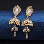 FLORA Conjunto feminino de colar e brincos com estampa floral dourada e corrente em formato de folha Elegante e versátil - Imagem 6