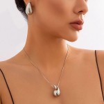 Conjunto Feminino de Cobre e Aço Inoxidável com Pingente e Brincos em Gota – Luxo, Sofisticação e Estilo Minimalista – "Drop Of Style" - Imagem 2