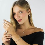 Kit Semijoia Banhado Ouro 18k - Conjunto com Pulseira, Corrente, Pingente e Brincos Coração Cristal - Imagem 2