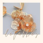 Brinco Feminino "Flower Secrets" - Design Floral Exclusivo em Cobre, Leve e Elegante - Acessório Fashionista - Acompanha Bolsa de Veludo - Imagem 5