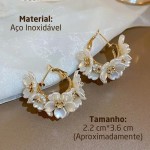 Brinco Feminino Argola "Floral Elegante" em Aço Inoxidável 2.2 cm x 3.6 cm – Acompanha Bolsa de Veludo - Imagem 3