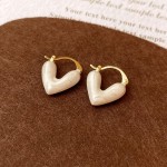 Brinco Feminino de Luxo "Marble Heart" – Design Marmorizado em Formato de Coração, Cores Azul, Branco e Rosa – Joia Elegante e Sofisticada em Cobre – Acompanha Bolsa de Veludo - Imagem 6