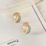 Brinco Feminino "Elegant" em Aço Cirúrgico Banhado a Prata 925 – Hipoalergênico, Versátil e Sofisticado para Todas as Ocasiões + Bolsa de Veludo - Imagem 6