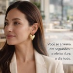 Brinco Argola Coração Dourado - Chunky, Feminino em Cobre Banhado a Ouro, Leve, Elegante e Confortável para Uso Diário - Imagem 3