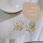 Brinco Ear Cuff Feminino em Aço Inoxidável com "Strass" – Semijoia Moderna, Leve e Elegante, Estilo Contemporâneo sem Necessidade de Furo – Dourado – Acompanha Bolsa de Veludo - Imagem 6
