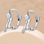 Brinco Feminino Minimalista Gato em Prata 925 - "Cute Love" | Hipoalergênico, Leve, Elegante, Amante de Gatos - Acompanha Bolsa de Veludo - Imagem 8