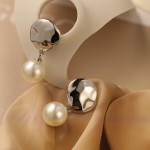 LOMISS BRINCOS FEMININOS BRINCO FOLHEADO A OURO 18K DETALHADO COM PEROLA - Imagem 3