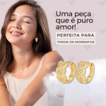 Brinco Feminino Argolinha "Passionné" com Corações Cravejados – Aço Inoxidável Antialérgico, Zircônias Cúbicas, Design Romântico e Delicado 2x1,5cm – Acompanha Bolsa de Veludo - Imagem 2