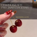 Brinco Feminino Cereja "Cherry" Par em Formato de Cereja Banhado a Ouro 14K – Design Delicado, Elegante e Estilo Moderno - Imagem 2