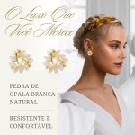 Brinco Feminino de Luxo Flor "Opal Gem" – Cristal de Opala Branca Natural Esculpida à Mão – Elegância e Sofisticação Atemporal – Acompanha Bolsa de Veludo - Imagem 2
