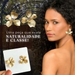 Brinco "Flor Ixora" Feminino Dourado 3cm em Cobre – Elegância, Sofisticação e Delicadeza - Acompanha Bolsa de Veludo