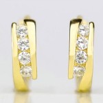 Brincos de argola delicados de cor dourada com zircônia cúbica pequenos brincos femininos - Imagem 2