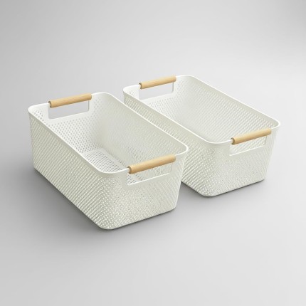 Kit Organizador Multiuso Com 2 Cestos Retangulares em Plástico Vazado com Alças de Madeira Branco Para Roupas e Acessórios - Cestos com Alças de Madeira (BRANCO)