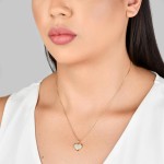 Colar Coração com Pedras Zircônias – Semi Joia Banhada a Ouro 18k – Design Romântico e Elegante, Ideal para Presentear ou Usar em Ocasiões Especiais, Agregando Charme e Sofisticação ao Visual - Imagem 2